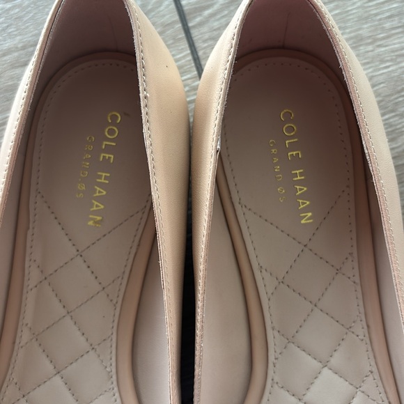 Cole Haan Tan Flats with Bow Accent - Picture 4 of 8